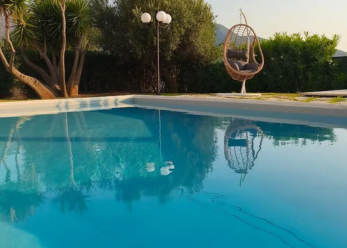 Villa Ktima Kika - Private Pool Escape & Tranquility Kyparissia